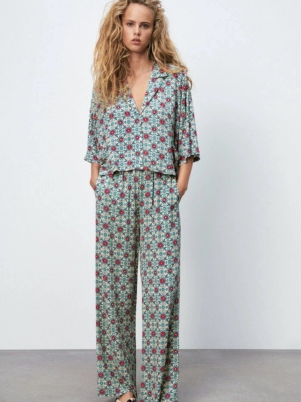 Zara Relaxed Floral Print Two-Piece Set - Mint & Burgundy Palazzo size medium